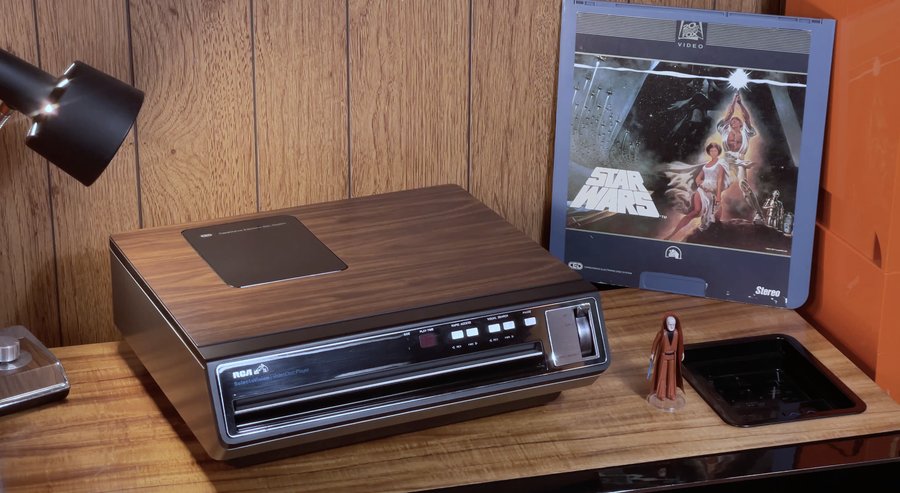 Lecteur RCA SelectaVision et son boîtier CED